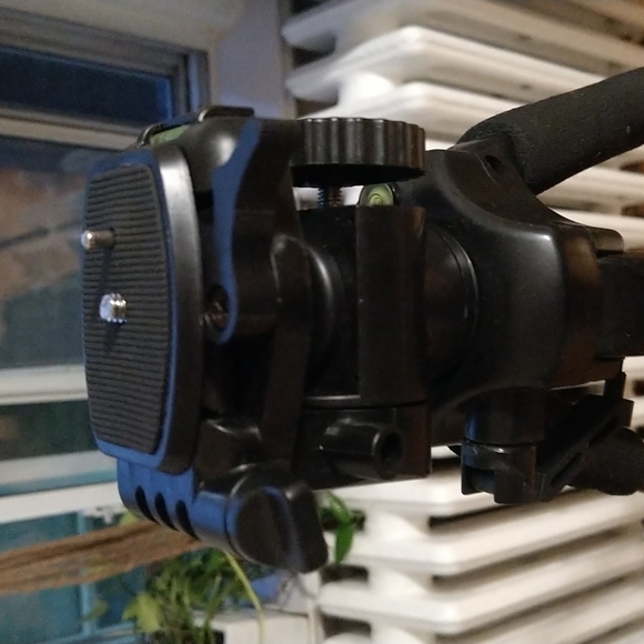 Tripod - Picture 6 of 8